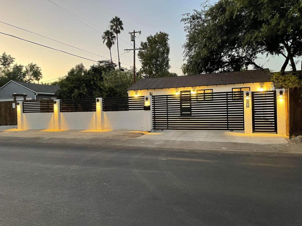 Gated Private House With Own Parking Sherman Oaks لوس أنجلوس المظهر الخارجي الصورة